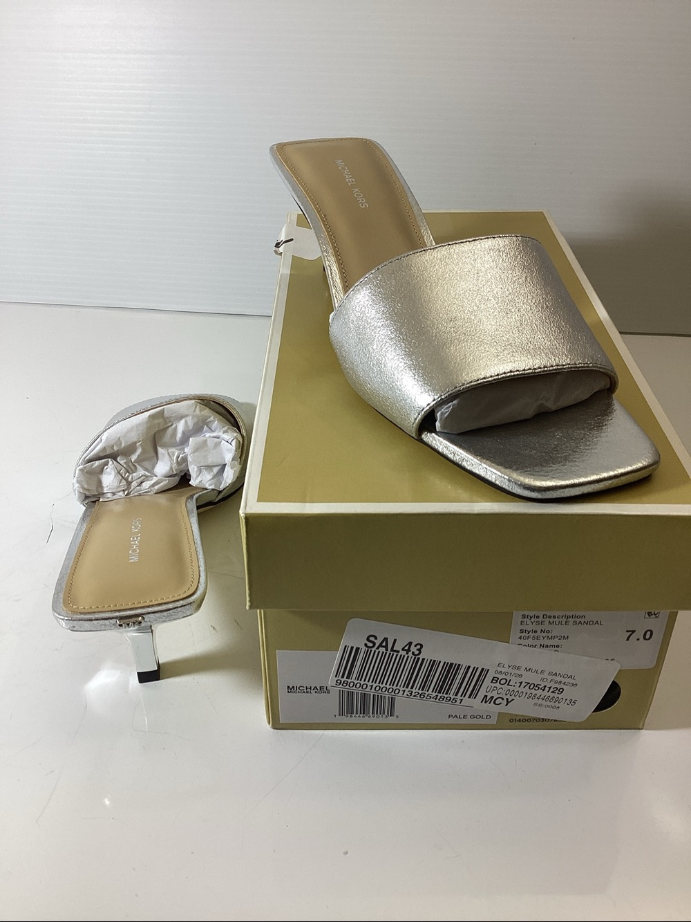 MICHAEL KORS
Mules MERRIAM - Picture 8 of 9